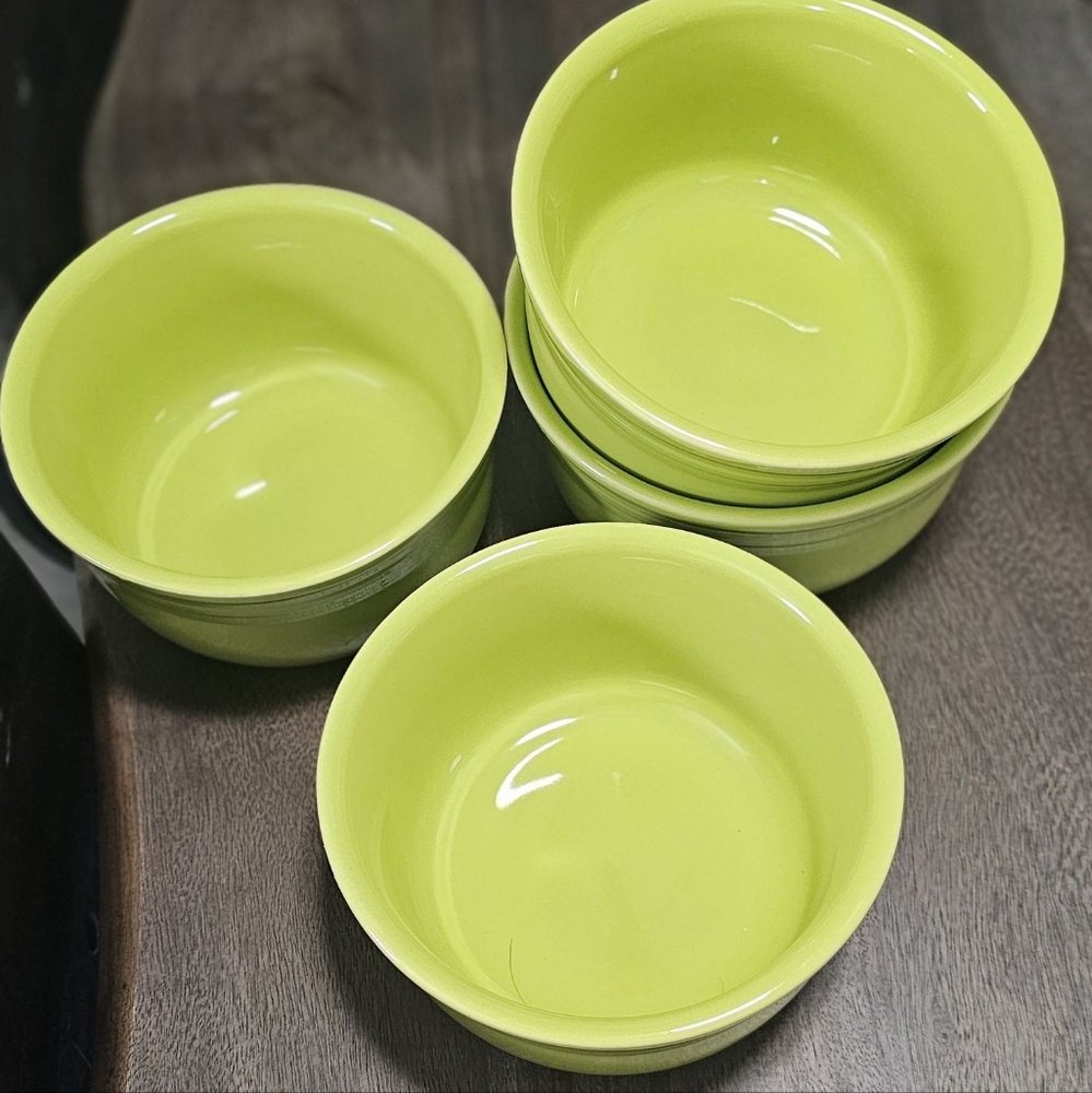 NWT 4 Fiesta gusto bowls in lemongrass